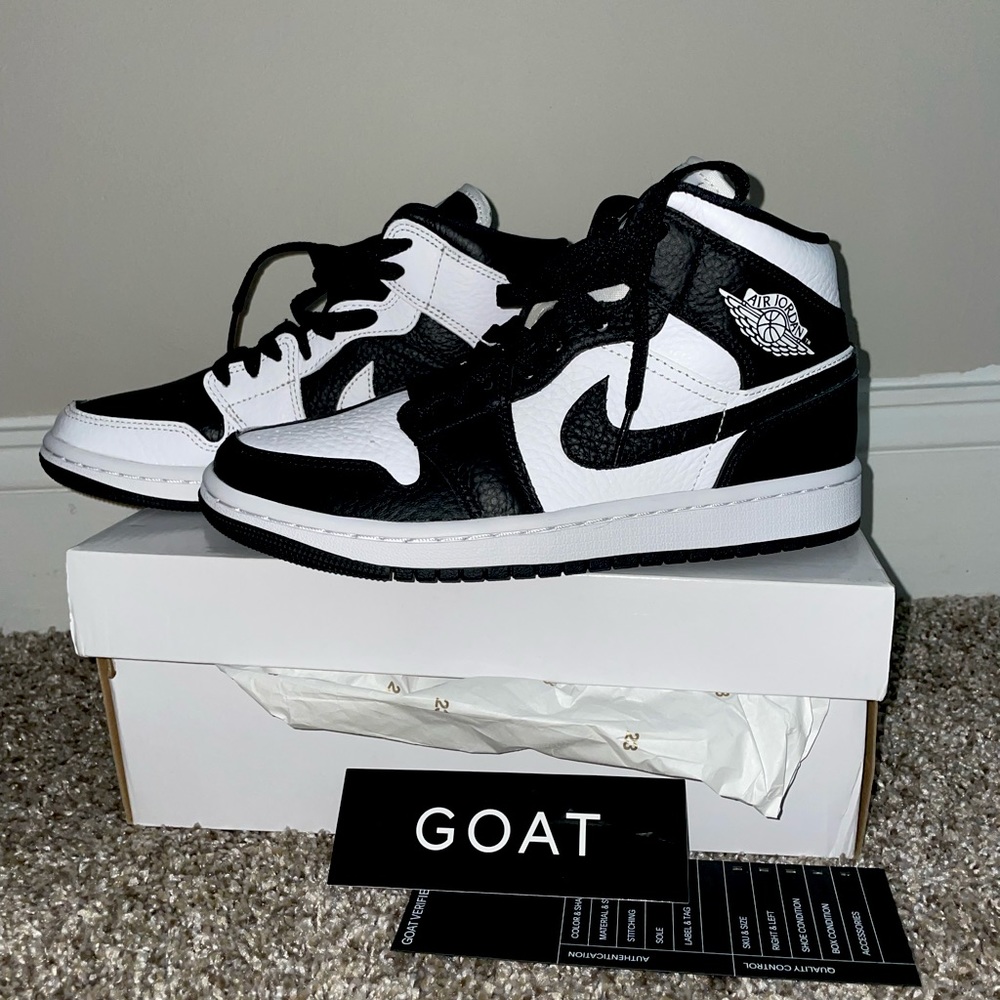 HOMAGE JORDAN 1 SIZE 6.5